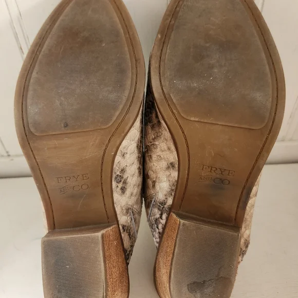 Frye & Company Leather Snake Skin Print Mules 'Jacy' slip on Shoes SZ 9 - Picture 7 of 7